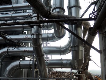 pohled na realizované potrubní instalace odtahu